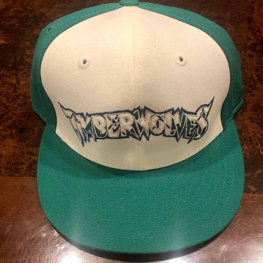 Green and off white New Reebok NBA Timberwolves baseball cap! Never worn!
